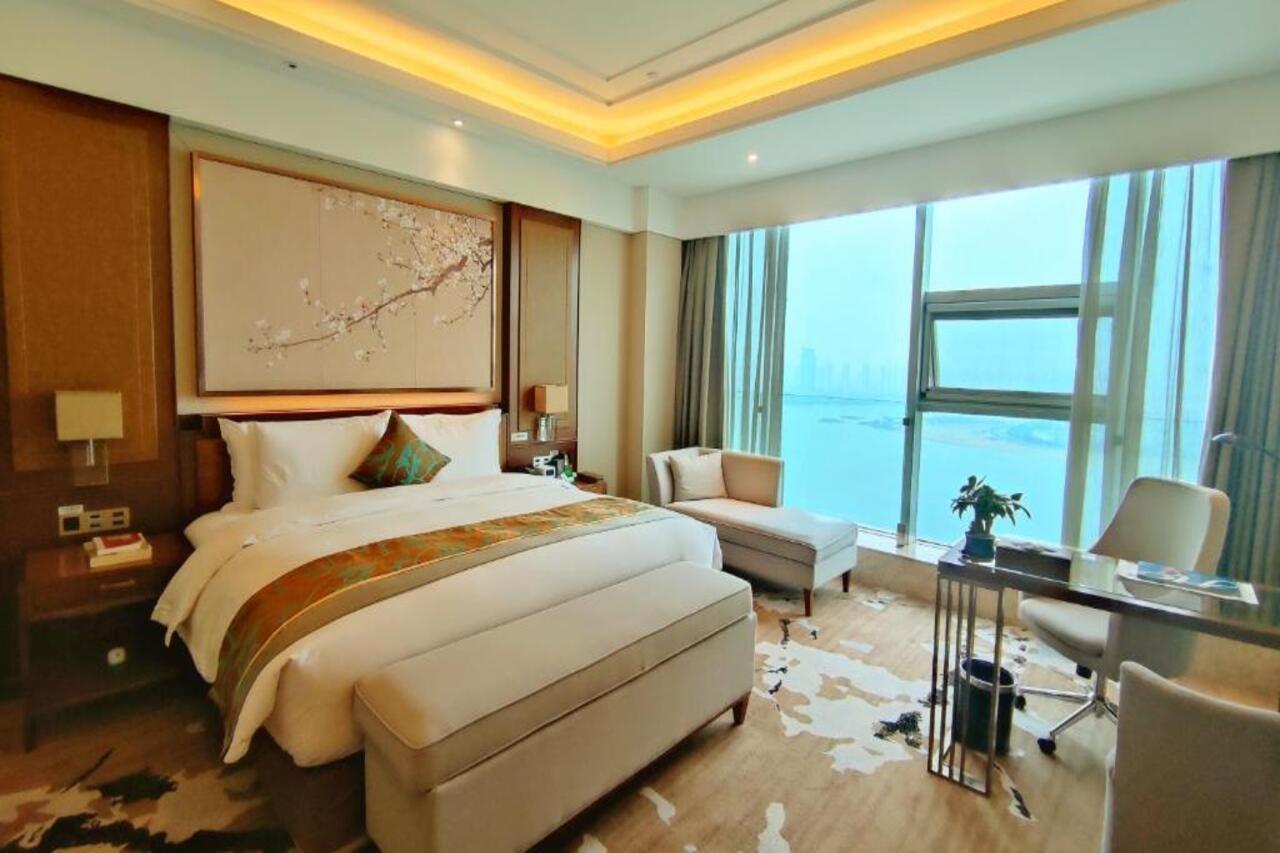 Howard Johnson Xiangyu Plaza Linyi Linyi  Exterior photo