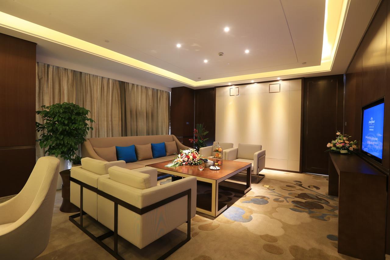 Howard Johnson Xiangyu Plaza Linyi Linyi  Exterior photo