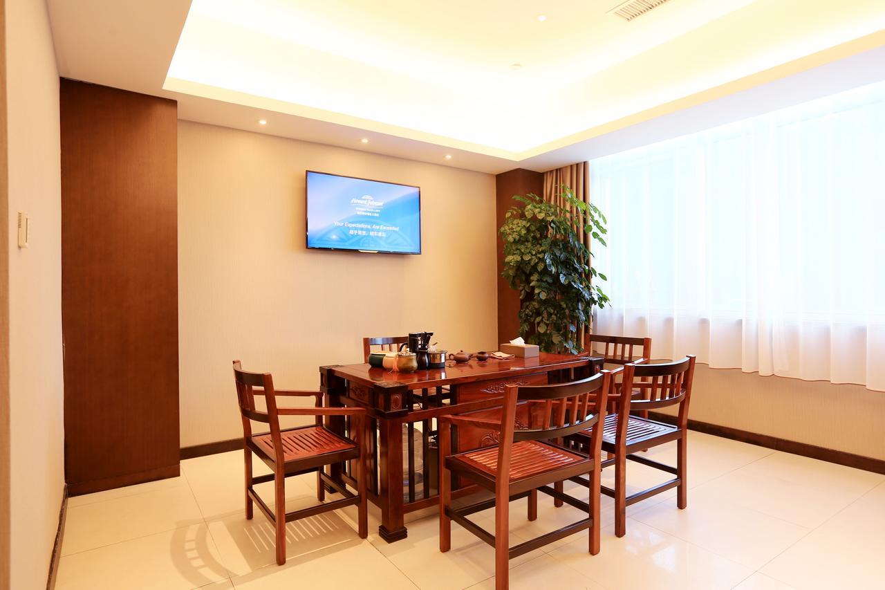 Howard Johnson Xiangyu Plaza Linyi Linyi  Exterior photo