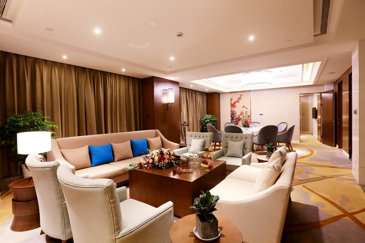 Howard Johnson Xiangyu Plaza Linyi Linyi  Exterior photo